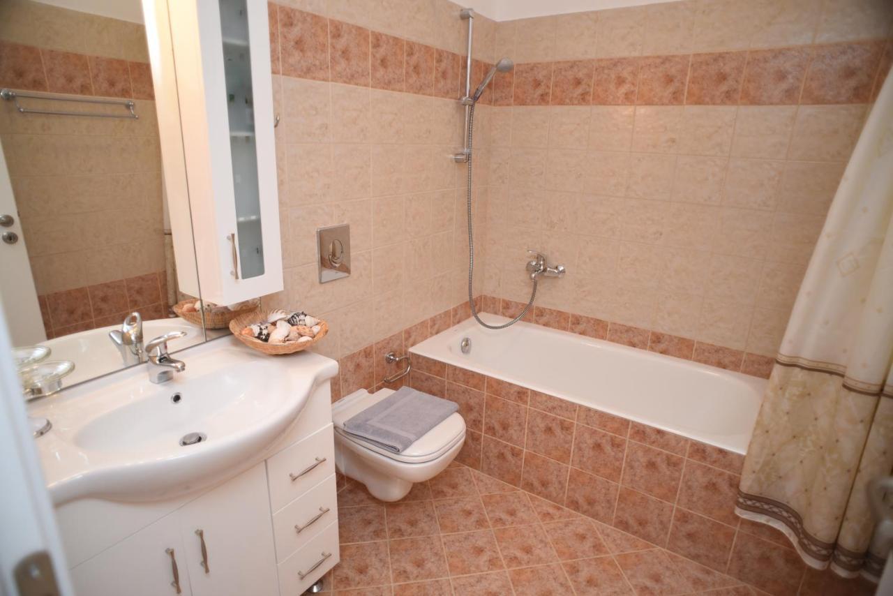 Bernie House 2 Apartment Melanes Luaran gambar